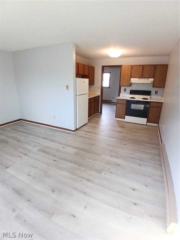 31 Elm St Apt B3 - Photo 4 of 10