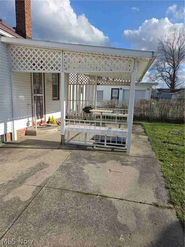 4148 E 189th St - Photo 3 of 21