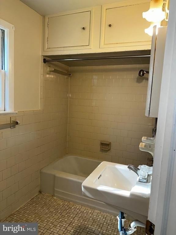 6 N Main St - Photo 5 of 8