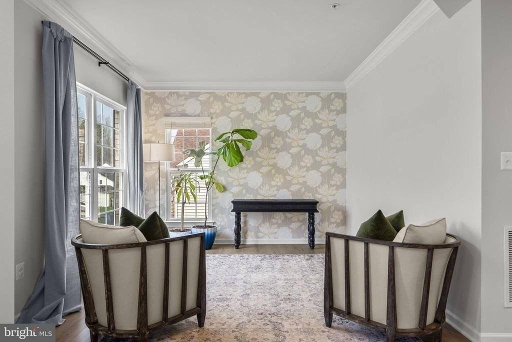 5604 Big Huntingdon Ln - Photo 4 of 50