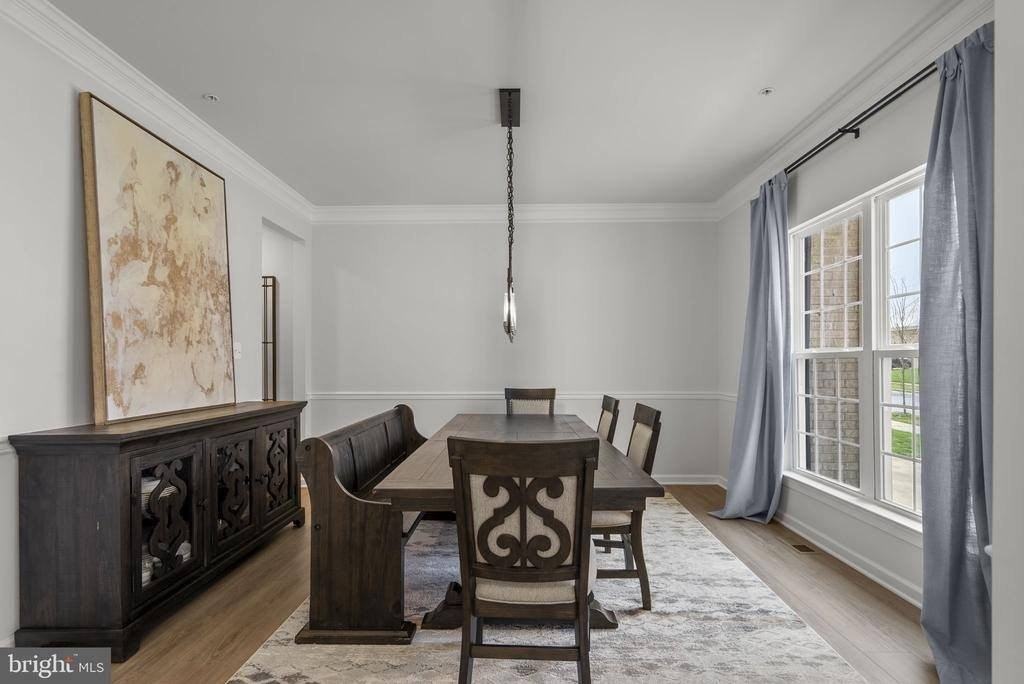 5604 Big Huntingdon Ln - Photo 6 of 50