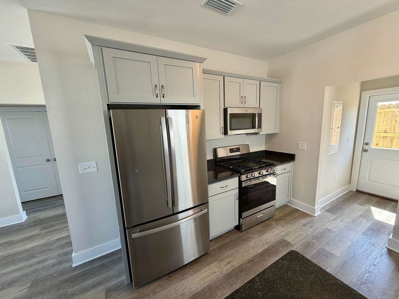 115 Penny Ln - Photo 3 of 12