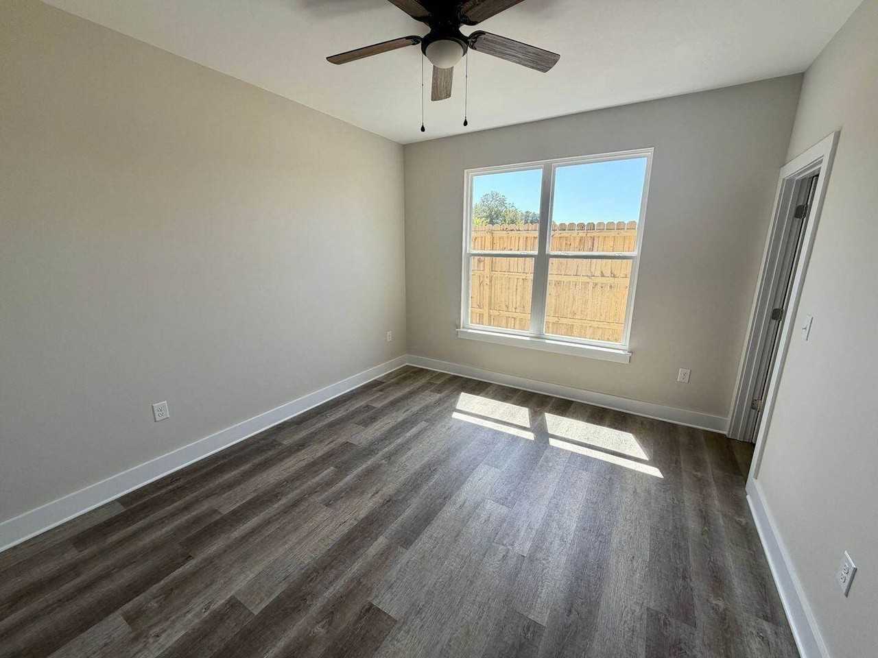 115 Penny Ln - Photo 4 of 12