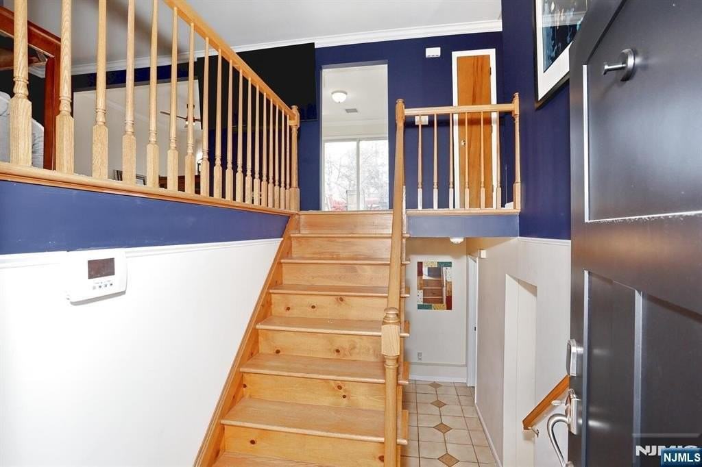 173 Willowdale Ave - Photo 3 of 22