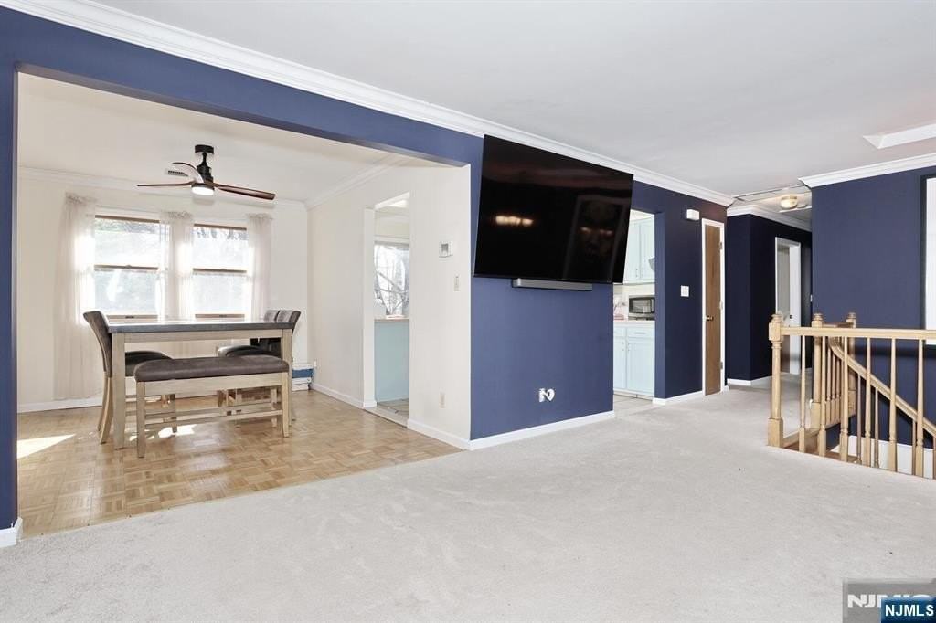 173 Willowdale Ave - Photo 6 of 22