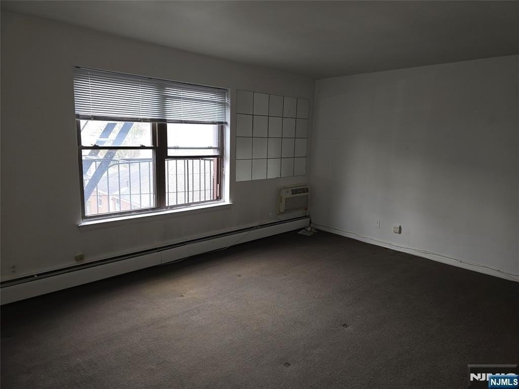 275 Hoym St Apt 3g - Photo 3 of 9
