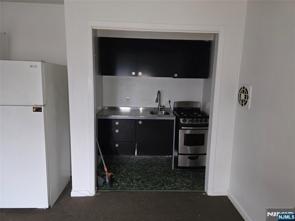 275 Hoym St Apt 3g - Photo 5 of 9