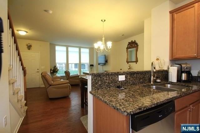 22 Clover Ln - Photo 4 of 17