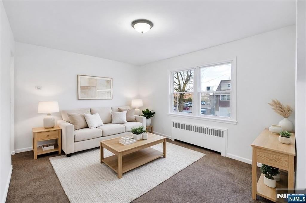 1010 Ponsi St - Photo 3 of 8