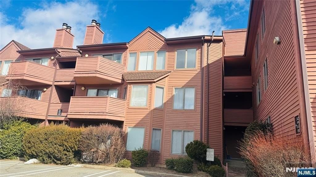 Washington Ave - Photo 3 of 16