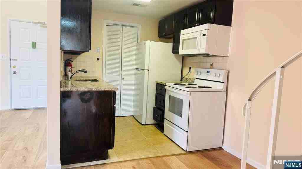 Washington Ave - Photo 5 of 16