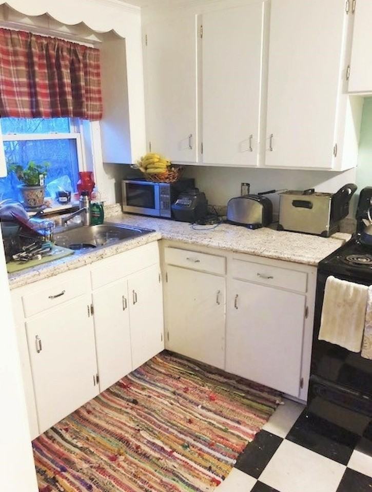 Hanson St - Photo 2 of 6