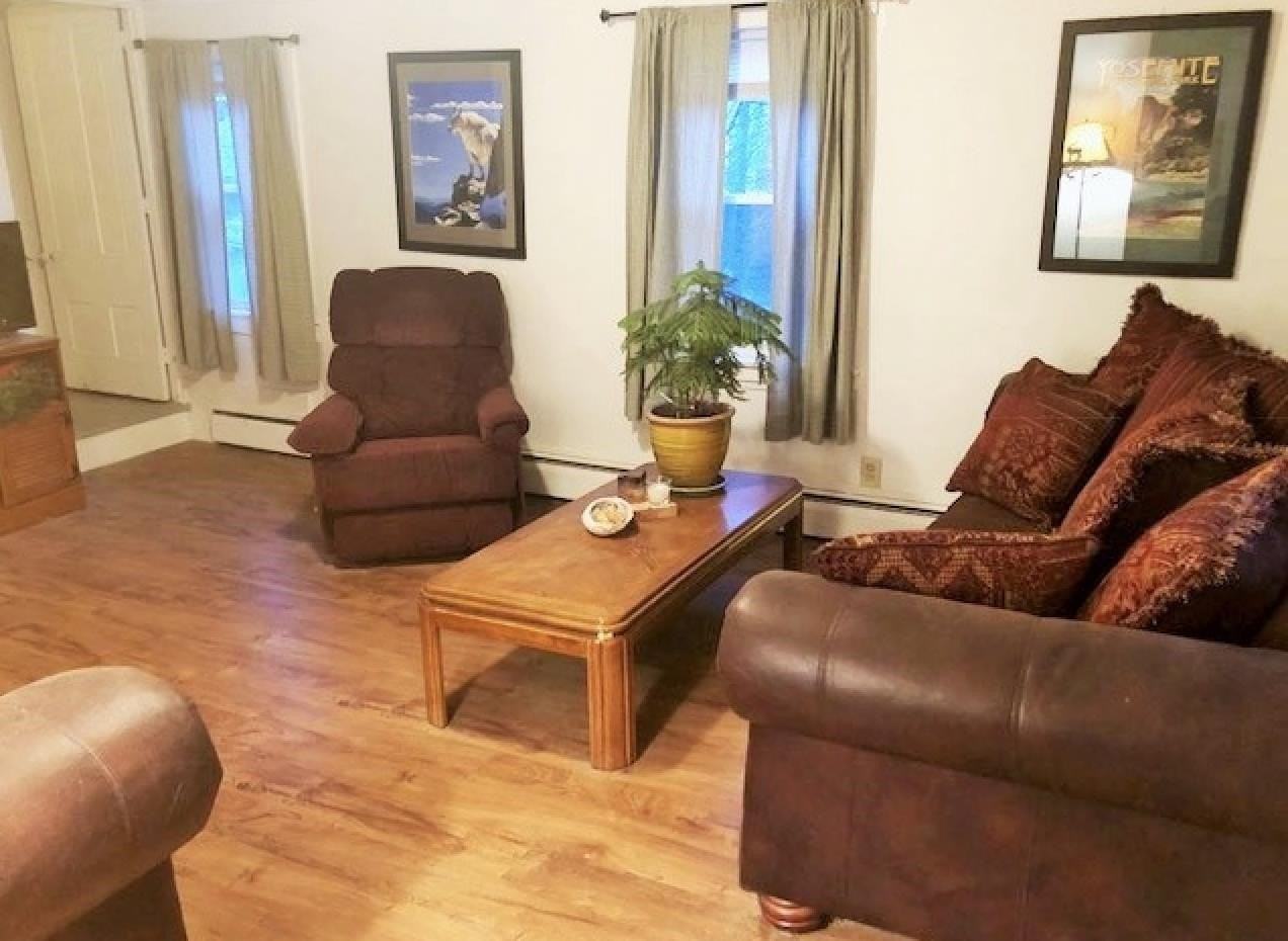 Hanson St - Photo 3 of 6