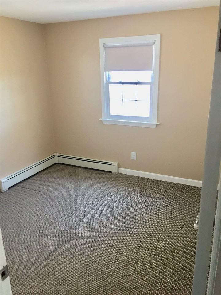 497 Winnacunnet Rd #1 - Photo 6 of 17