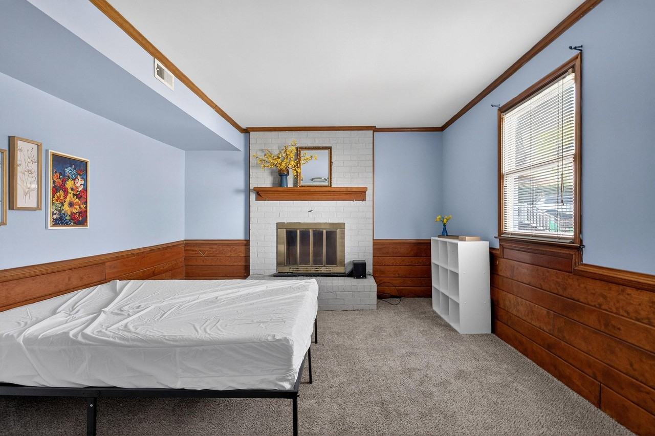 Hawick Dr - Photo 2 of 16