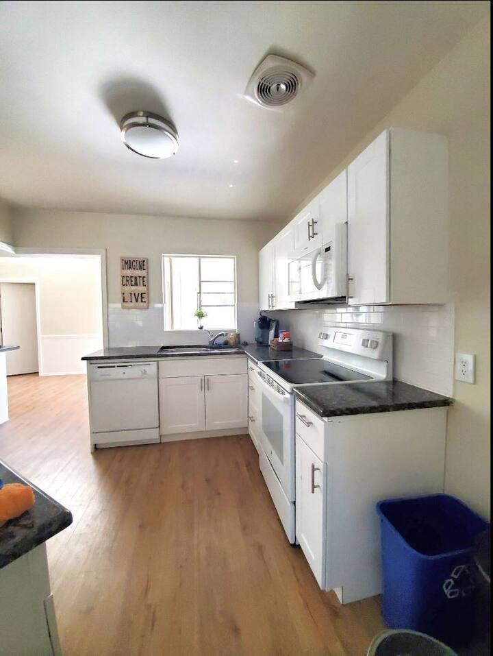 N 34th St - Photo 3 of 32