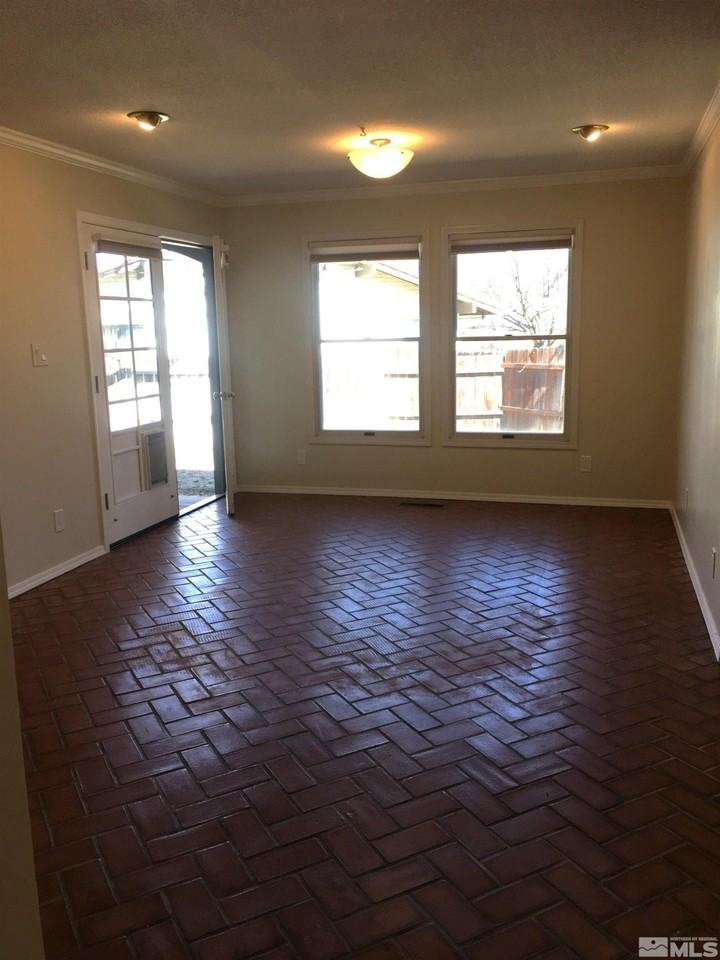 2205 Thomas Jefferson Dr - Photo 2 of 20