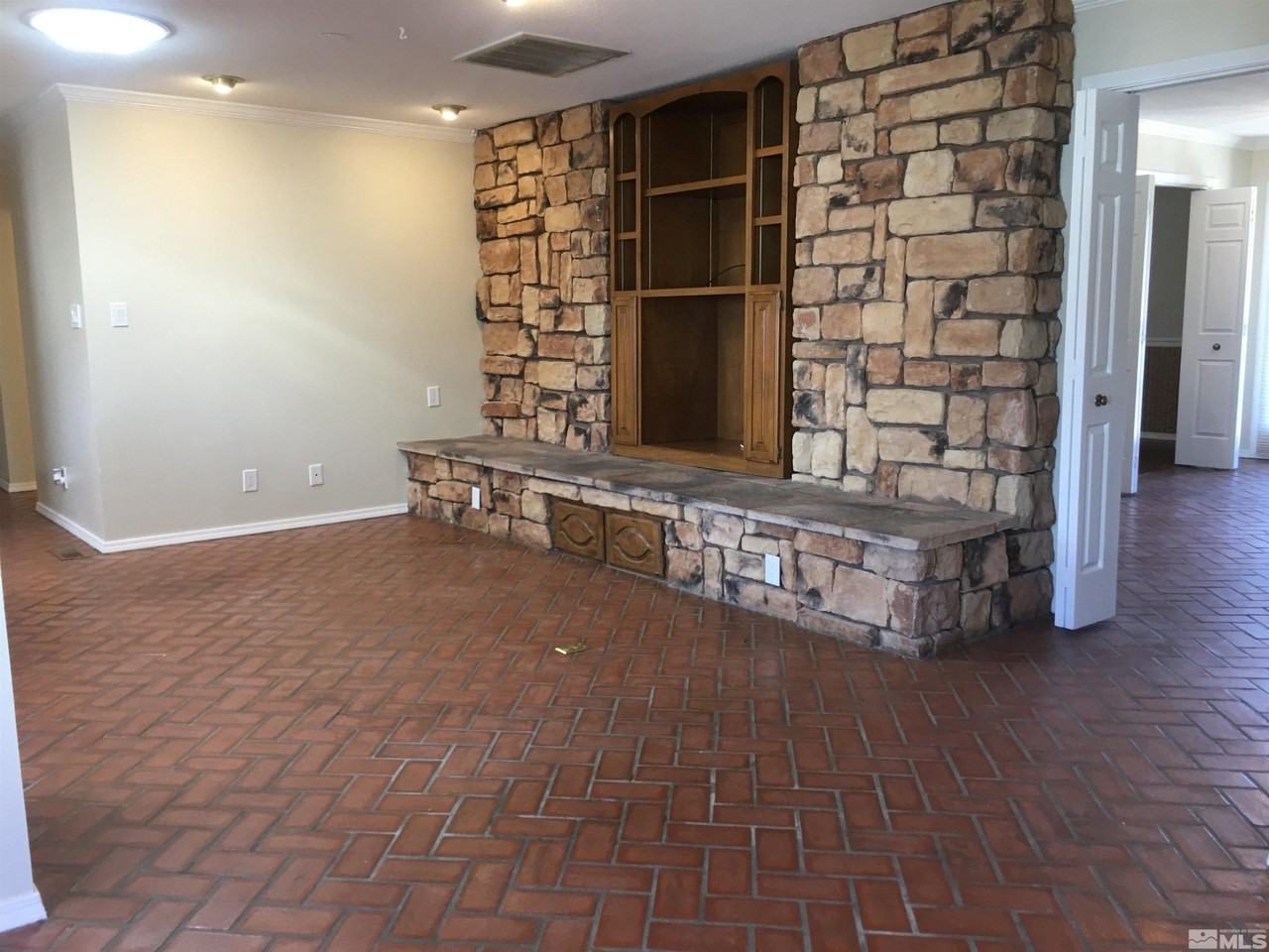 2205 Thomas Jefferson Dr - Photo 6 of 20