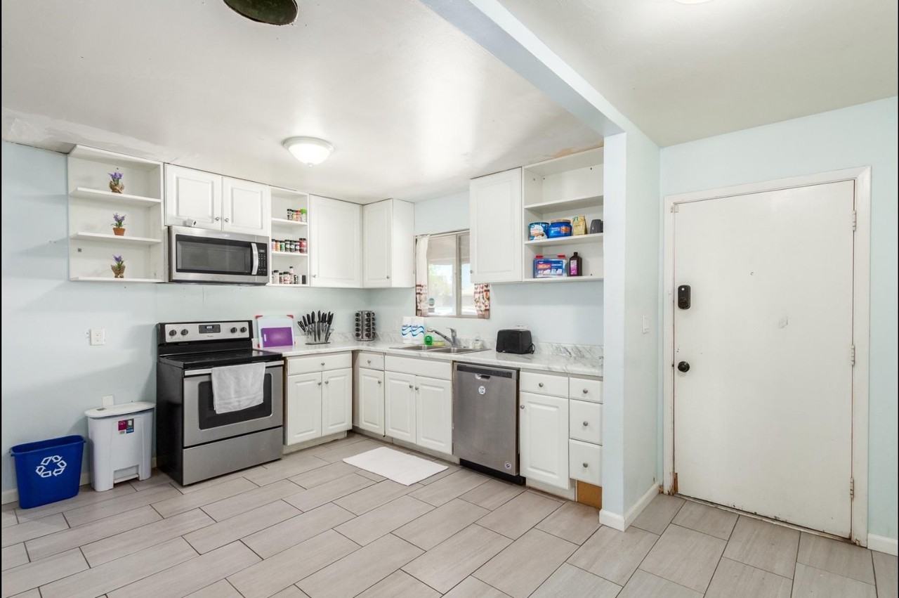 W Jasmine St - Photo 5 of 20