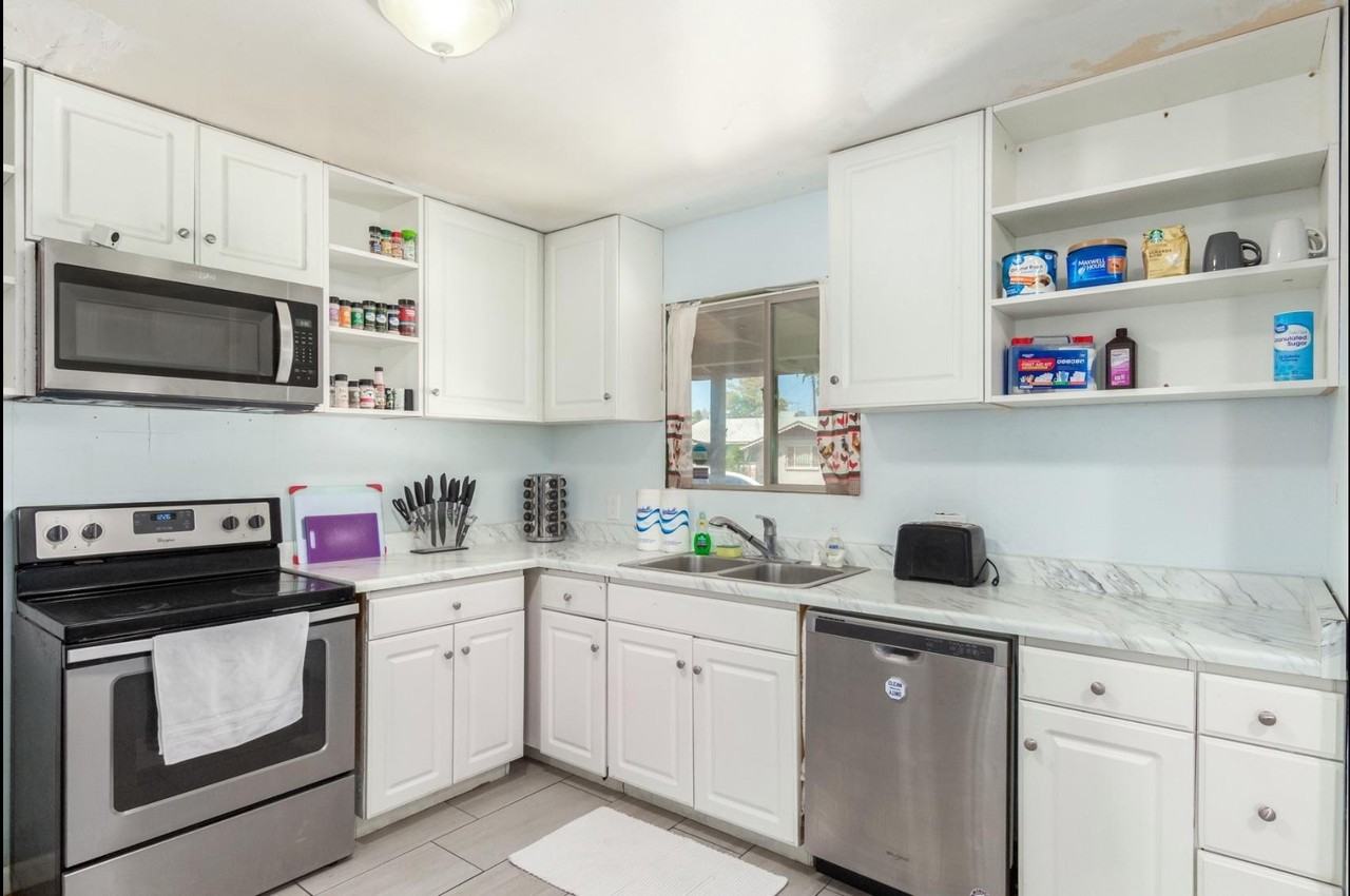 W Jasmine St - Photo 7 of 20