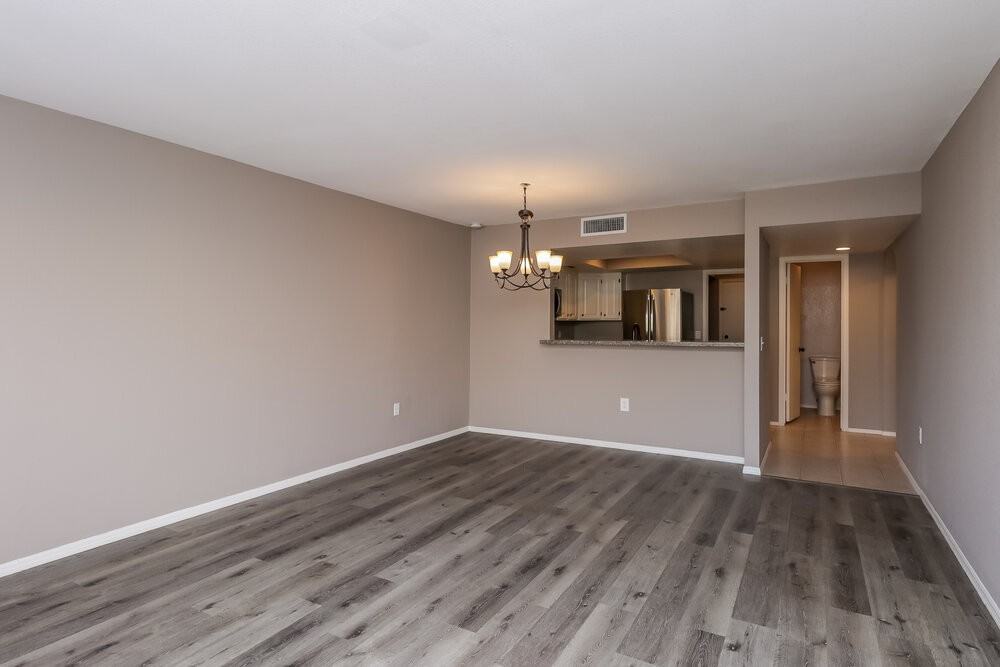 1534 E Campbell Ave - Photo 4 of 17