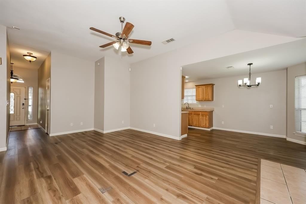 321 Meadow Park Dr - Photo 7 of 17