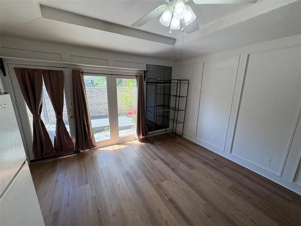 900 N Austin St - Photo 3 of 11