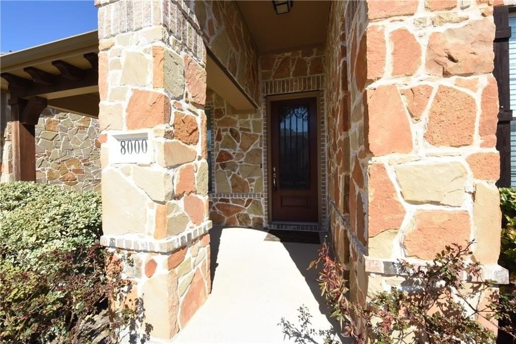 8000 Chickasaw Trl - Photo 2 of 18