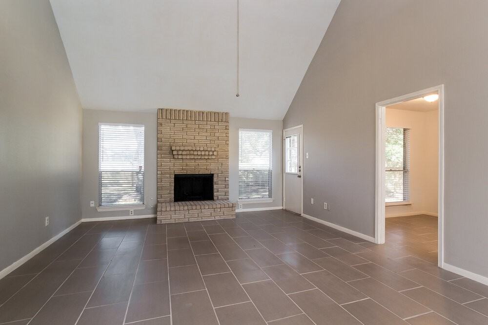 2331 Rolling Glen Dr - Photo 2 of 15