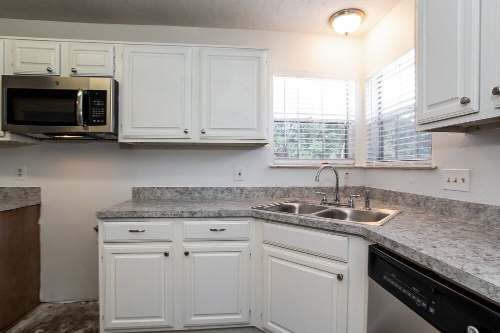 2331 Rolling Glen Dr - Photo 6 of 15