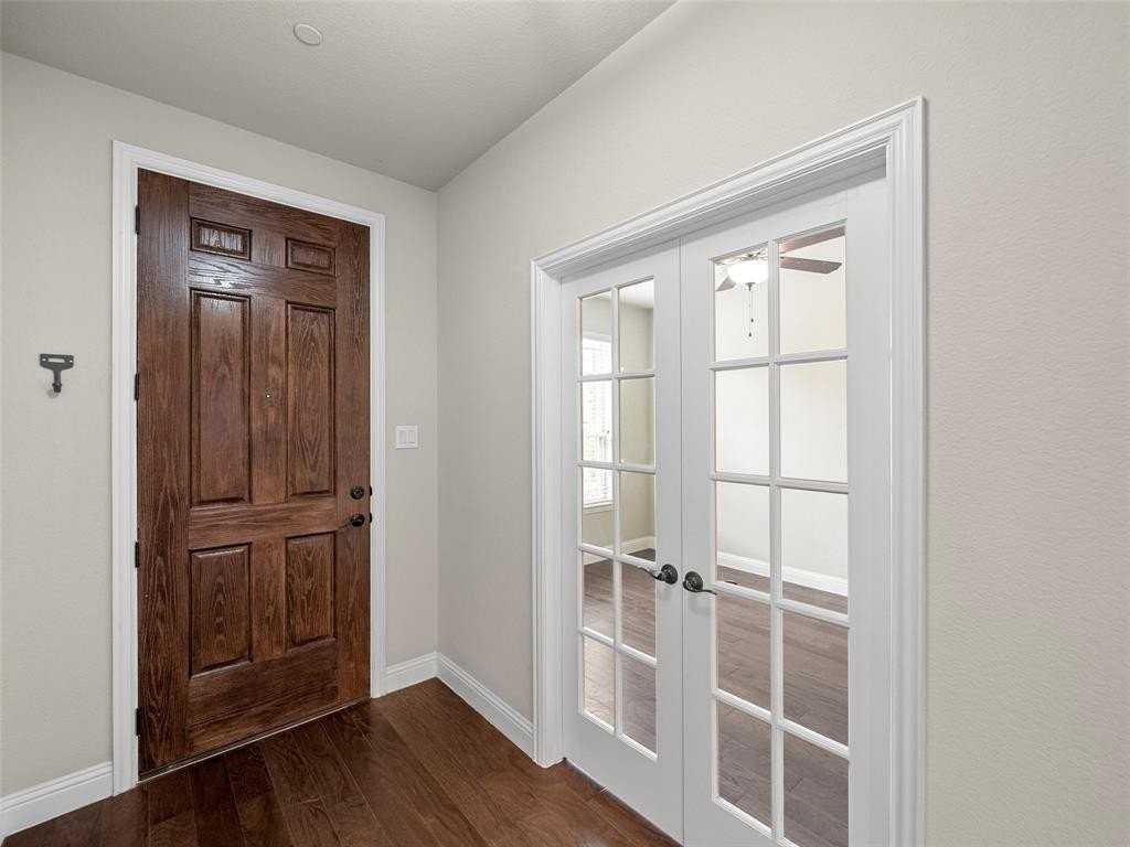 309 Tottenham Ct - Photo 4 of 27