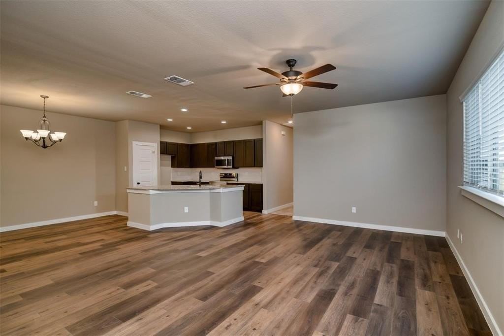 704 Harvest Moon Dr - Photo 4 of 21