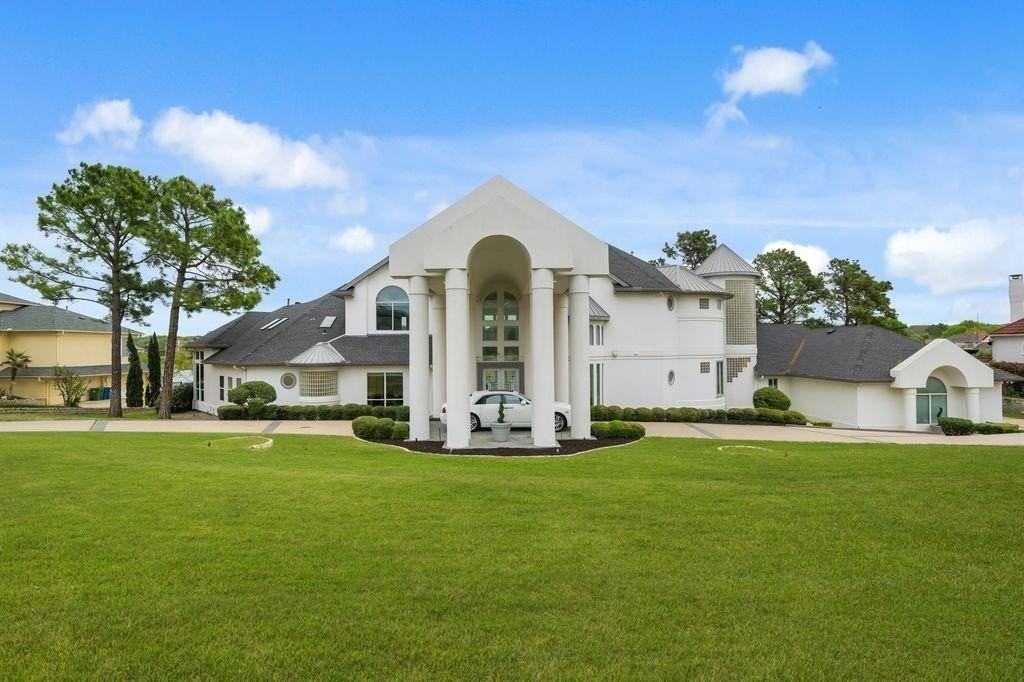 656 Timbercrest Cir - Photo 3 of 40