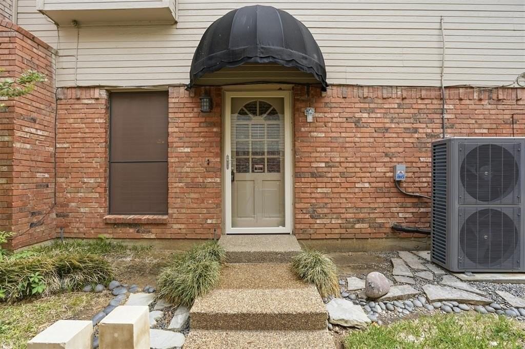 5845 Water Ridge Dr - Photo 2 of 28