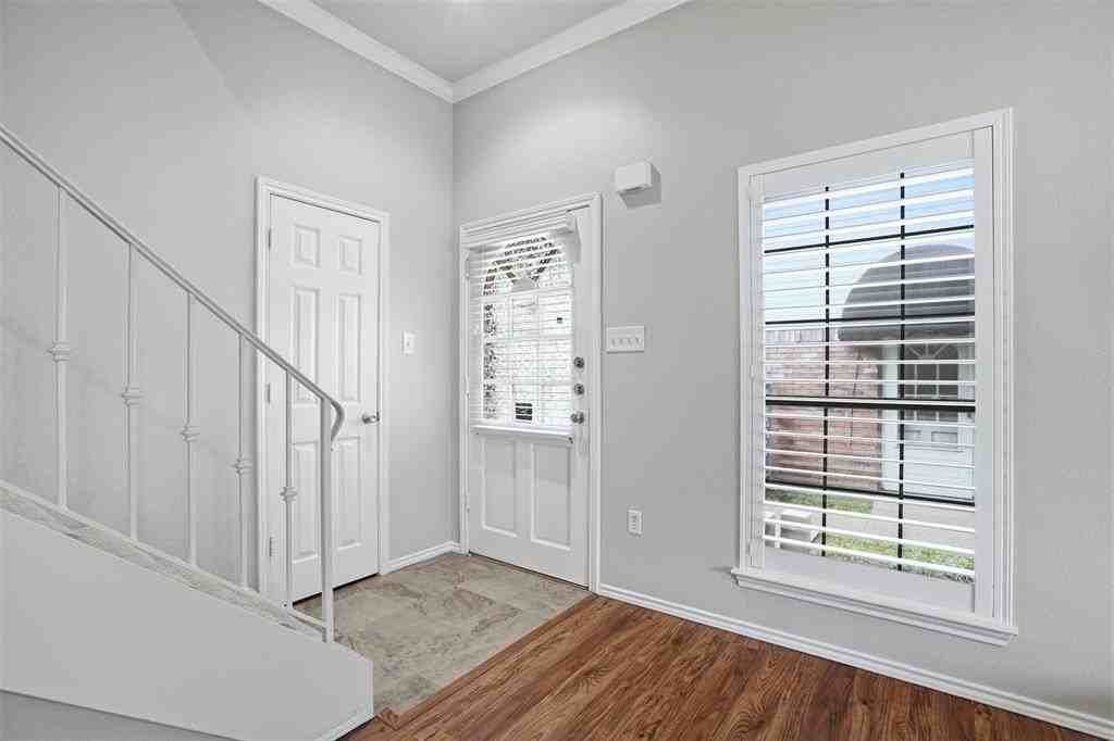 5845 Water Ridge Dr - Photo 3 of 28