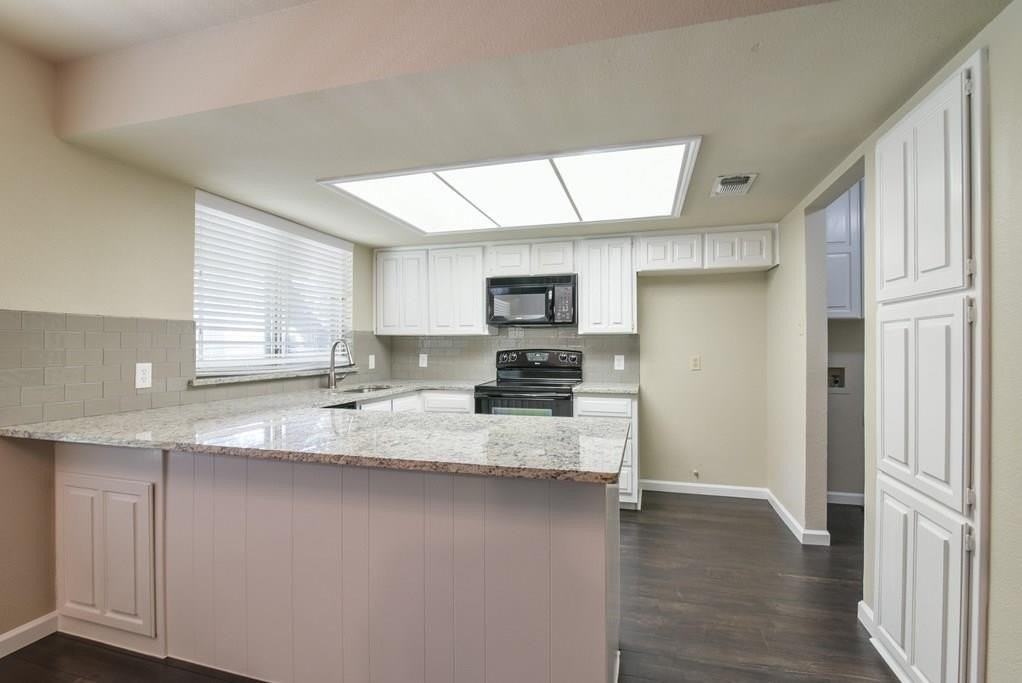 1808 Overbrook Dr - Photo 4 of 22