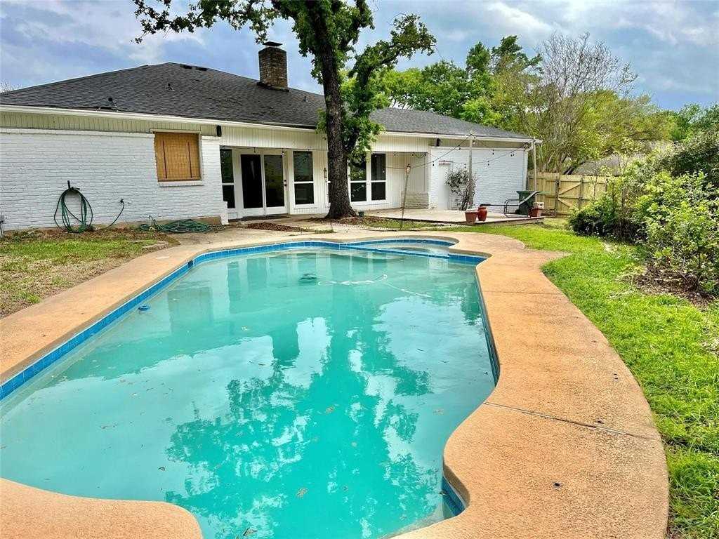 1827 Rhinevalley Dr - Photo 2 of 28