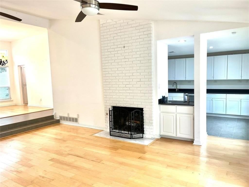 1827 Rhinevalley Dr - Photo 5 of 28