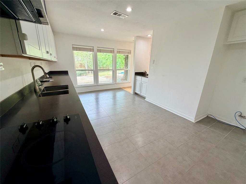 1827 Rhinevalley Dr - Photo 7 of 28