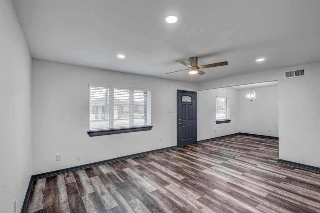 2540 Prichard Ln - Photo 2 of 22