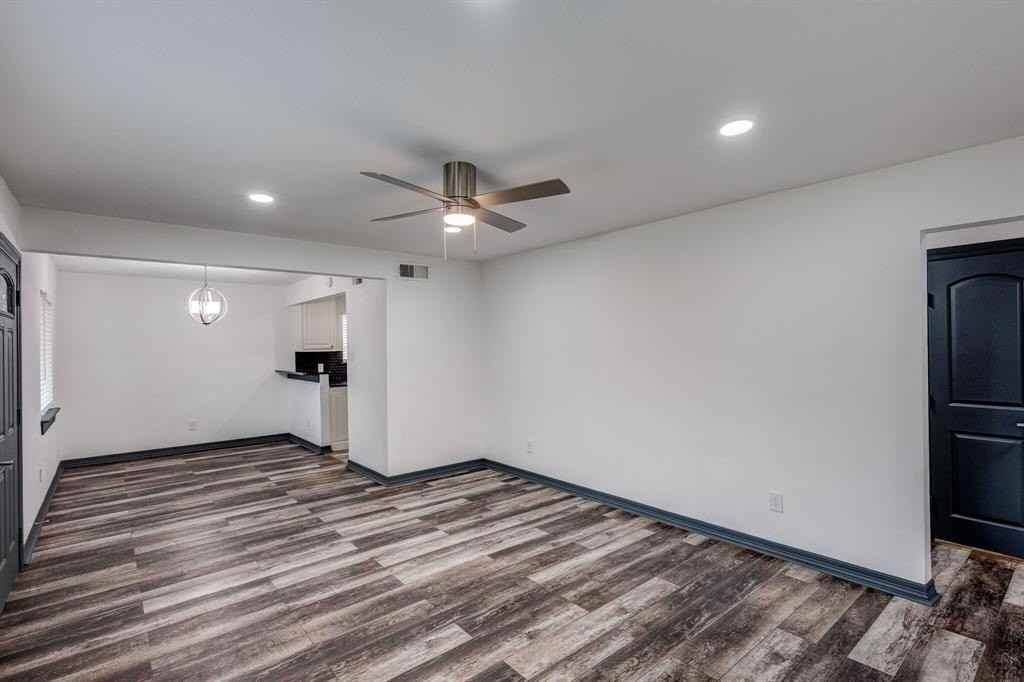 2540 Prichard Ln - Photo 3 of 22