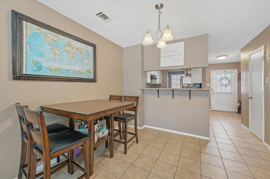 621 Carriagehouse Ln #2 - Photo 5 of 16