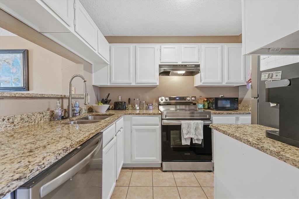 621 Carriagehouse Ln #2 - Photo 6 of 16