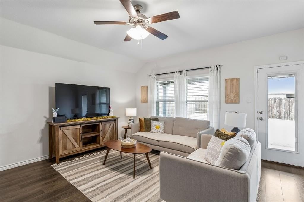 502 Calm Springs Dr - Photo 6 of 12