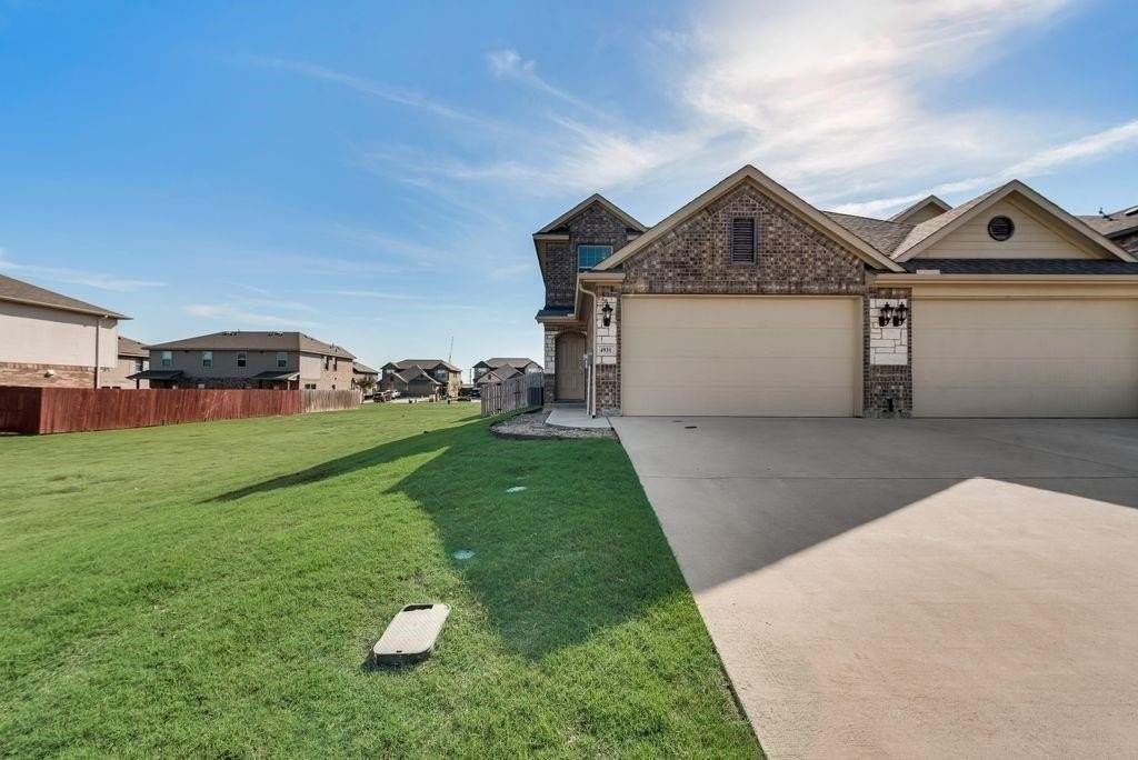 4929 Sanger Circle Dr - Photo 3 of 20