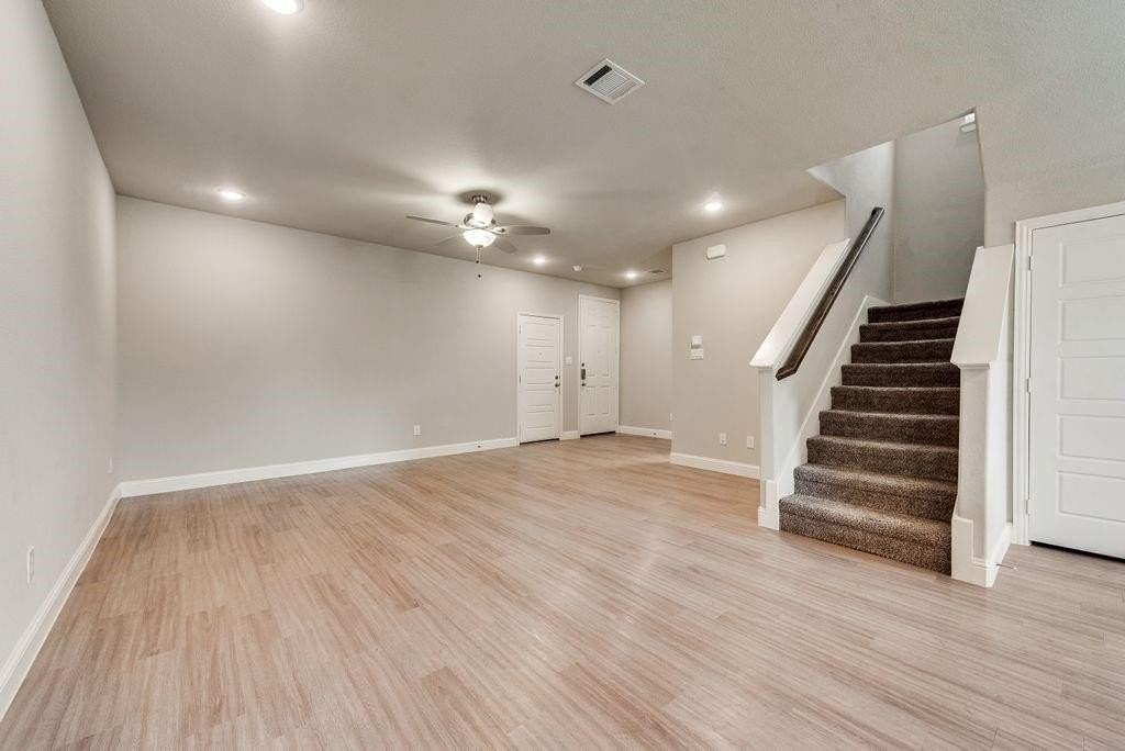 4929 Sanger Circle Dr - Photo 4 of 20