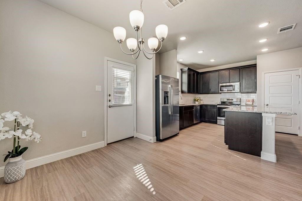 4929 Sanger Circle Dr - Photo 6 of 20