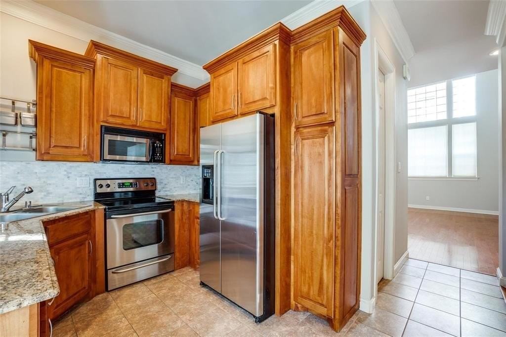 5827 Lewis St - Photo 5 of 24