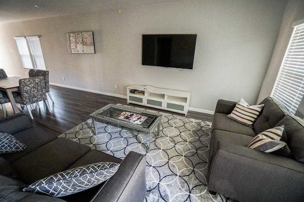 108 Mountain Meadow Ln - Photo 4 of 12