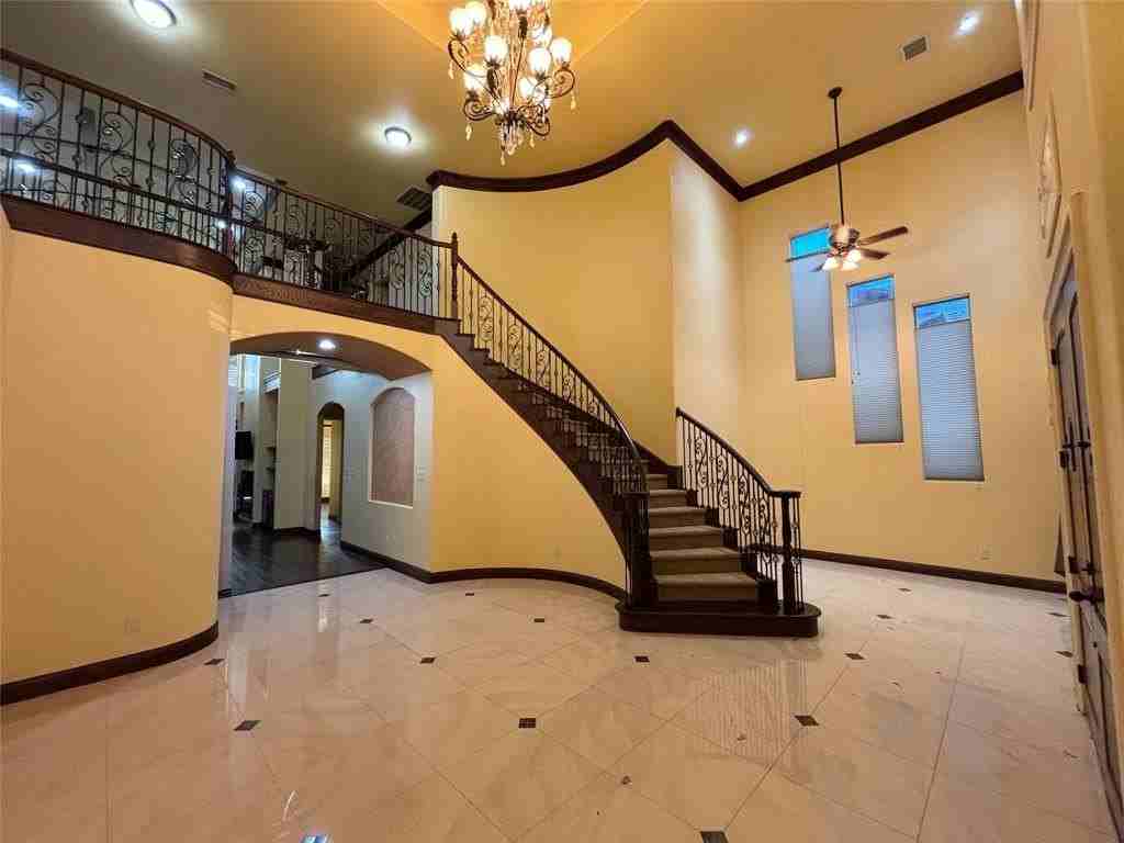 2807 Borama Dr - Photo 5 of 39